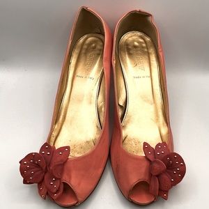 J CREW PEACH LEATHER OPEN TOE PUMP WITH SUEDE FLOWER